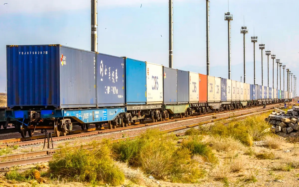 Kazakhstan and Uzbekistan have introduced an online system for regulating international cargo transportation